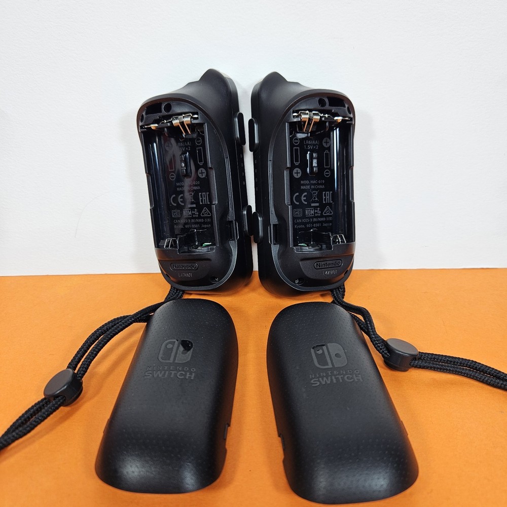 Joy-Con AA Battery Pack Nintendo Switch Controller Complete with ORIGINAL BOX