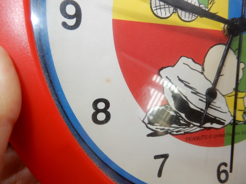 PEANUTS Snoopy 11" Wall Clock WORKING