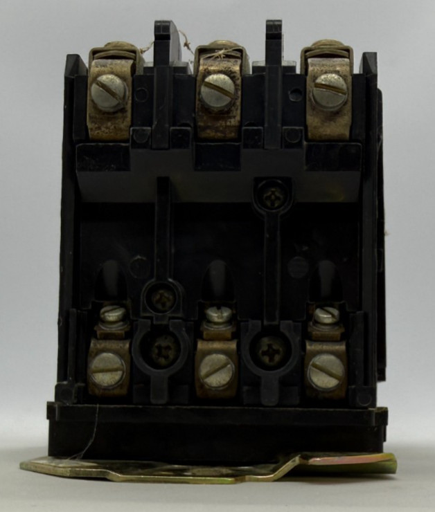 509-BOD Allen-Bradley Motor Starter Contactor 10 HP 600 VAC 27 amps. Size 1 (Z2)