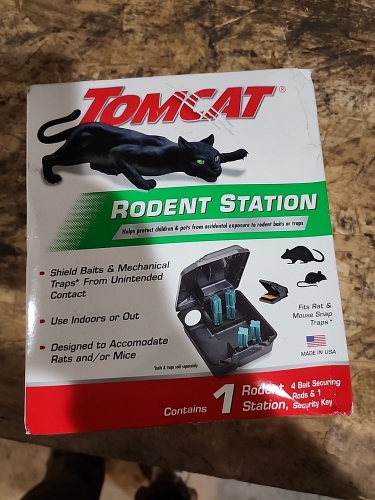 Tomcat Lockable Weather Proof Rodent Station