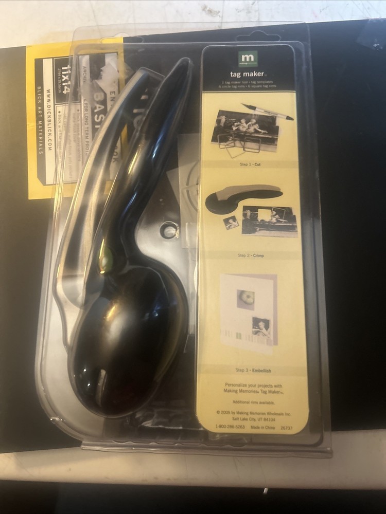 Making Memories Tag Maker Scrapbooking Tool