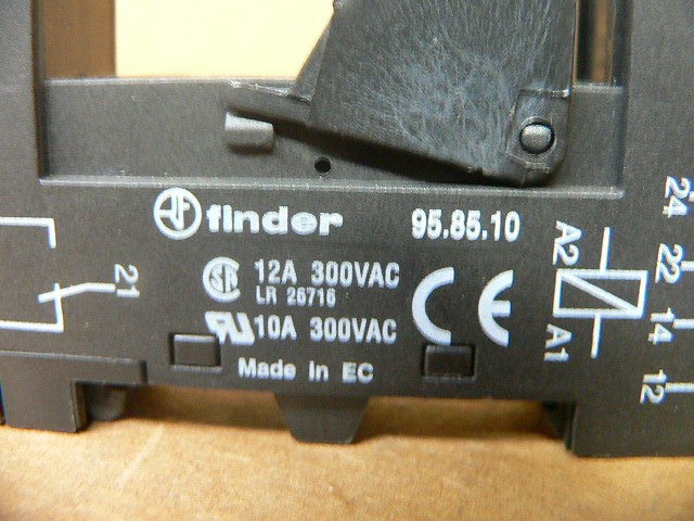 Finder 95.85.10 Relay Socket