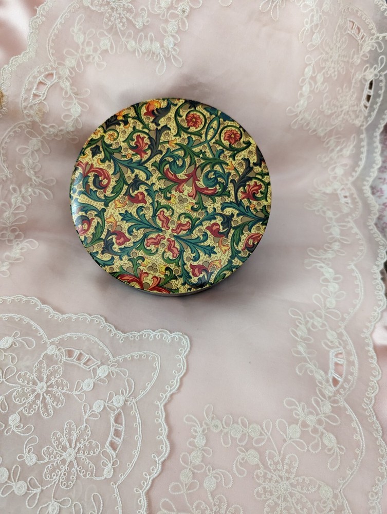 Seven Winds Dusting Powder With Fleur De Lis Style Keepsake Box