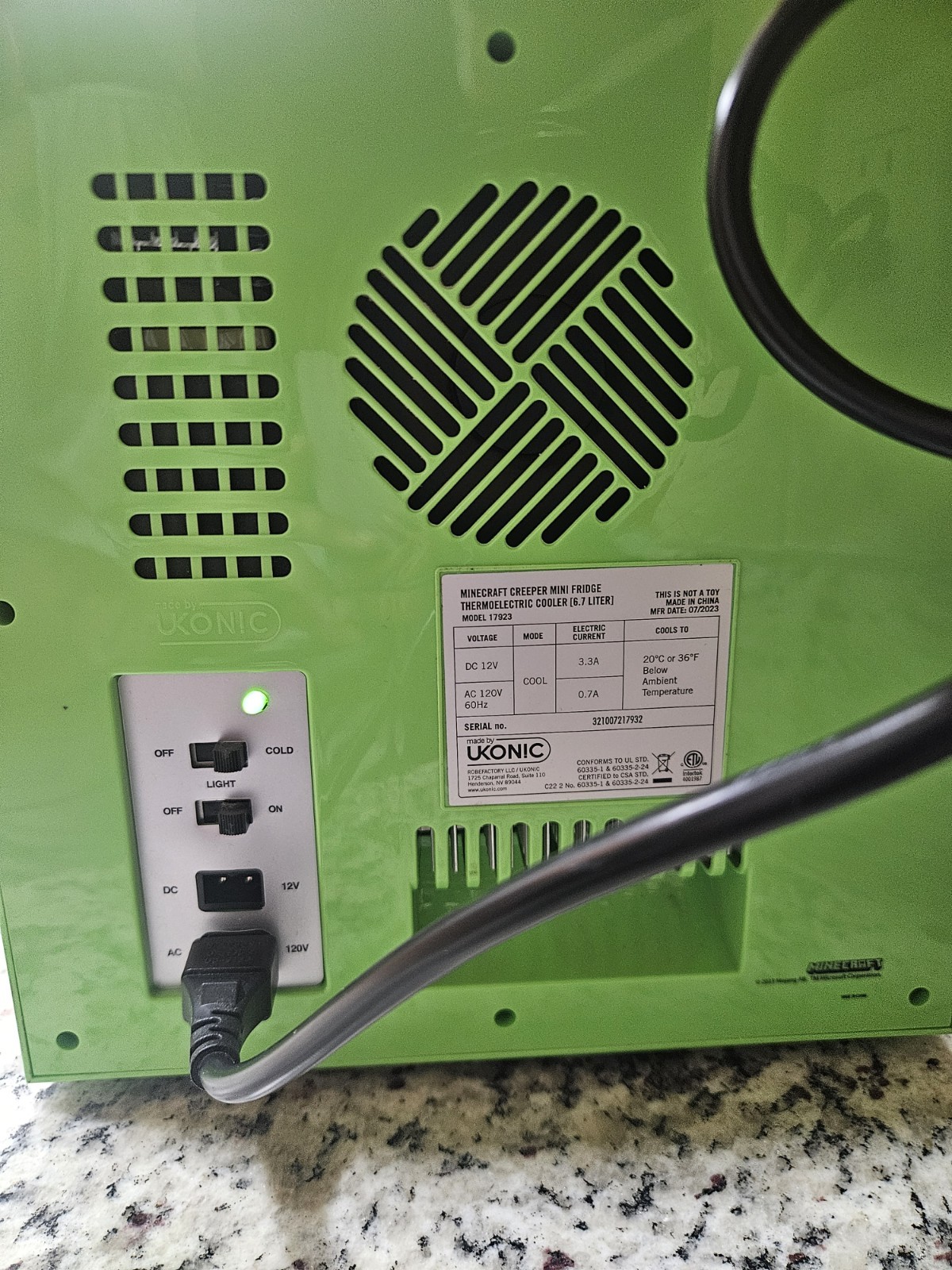 Minecraft Green Creeper Mini Fridge 6.7L with Light (Fits 9 Cans) 10.4 x 10 x 10