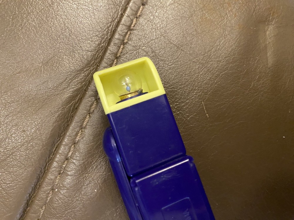 Goosebumps Folding Reading Light with Bulb - NOT TESTED