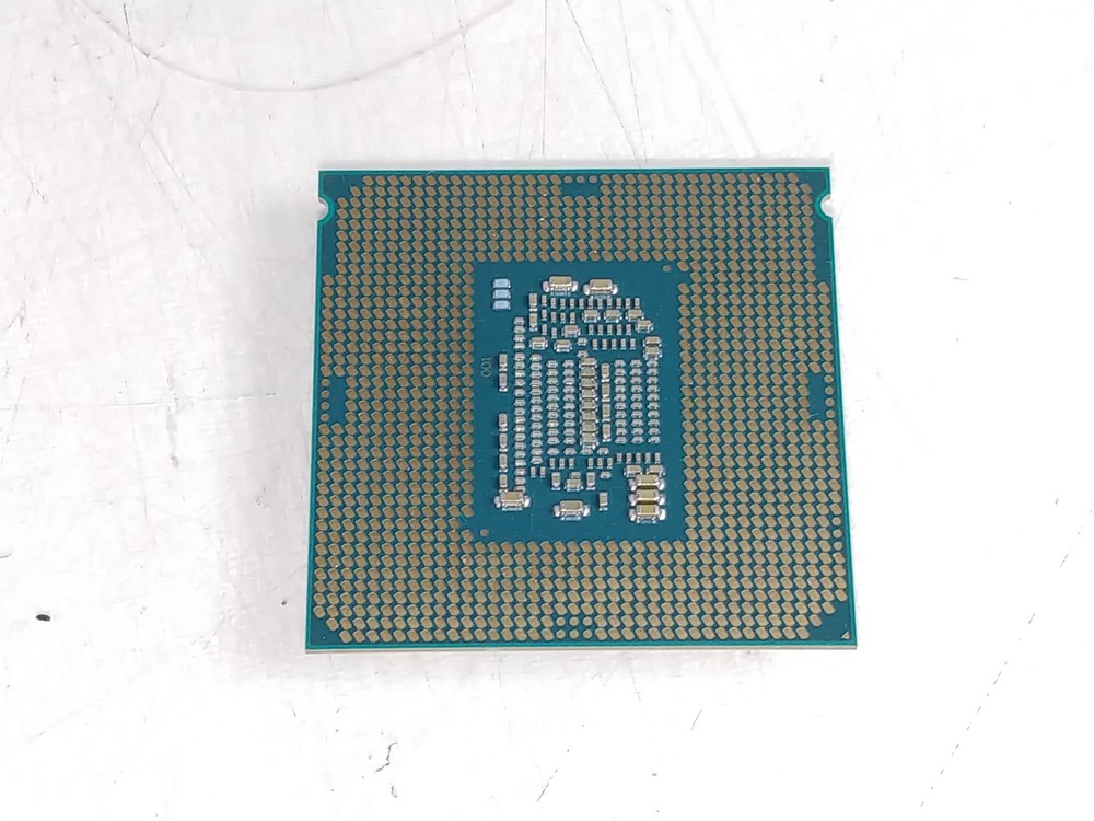 Intel Core i3-8100 3.6 GHz LGA 1151 Desktop CPU Processor SR3N5