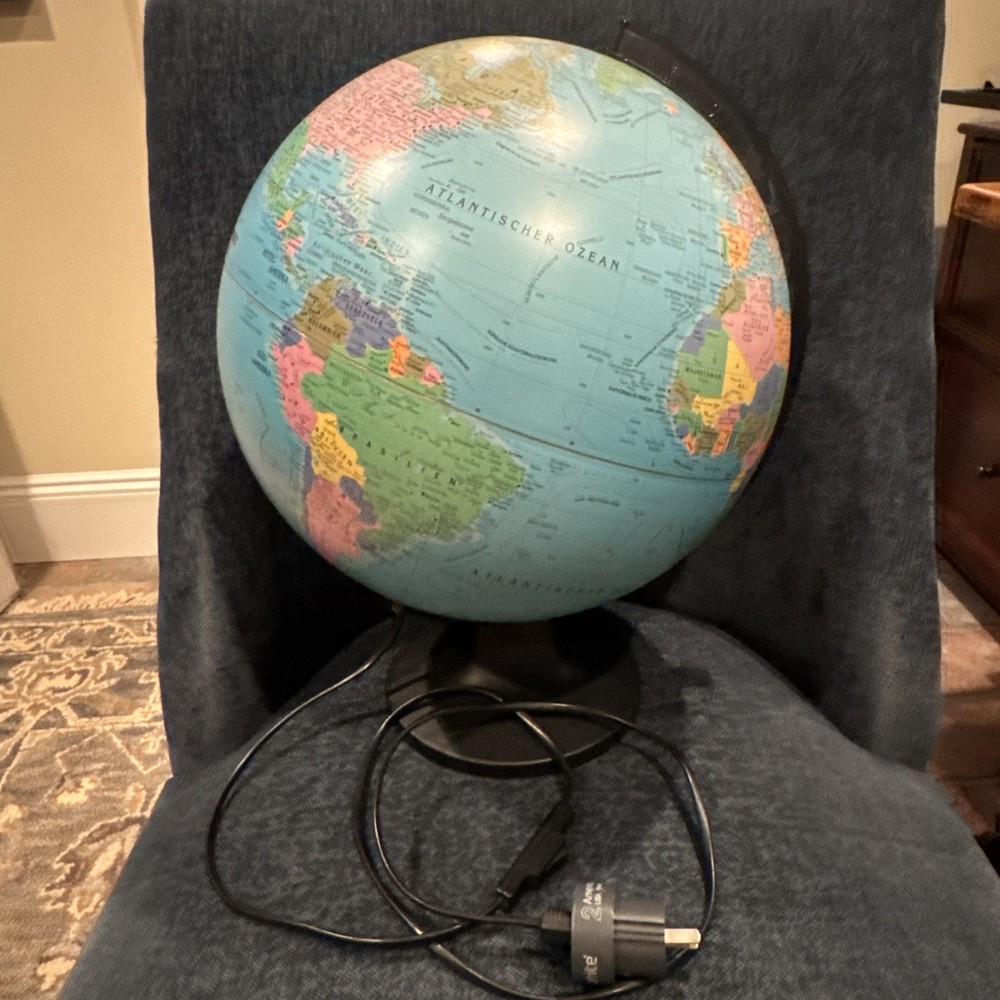 Vintage 1998 Globemaster German Language plug-in World Globe - light broken