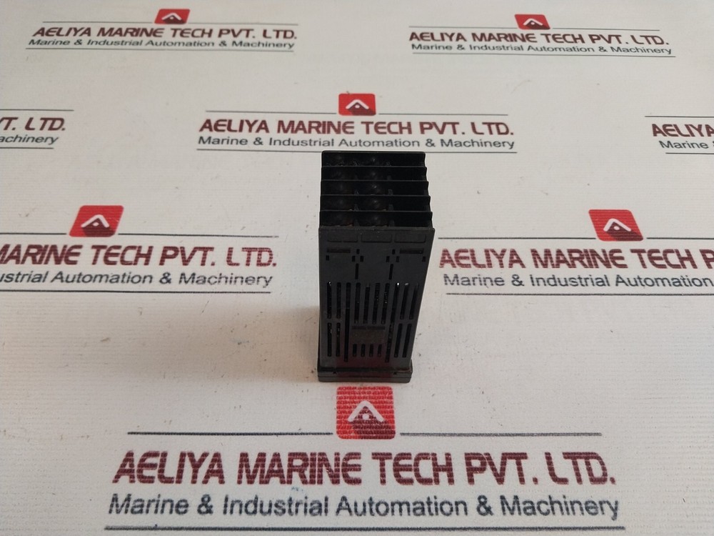 Yokogawa UT130 Temperature Controller 100-240 VAC