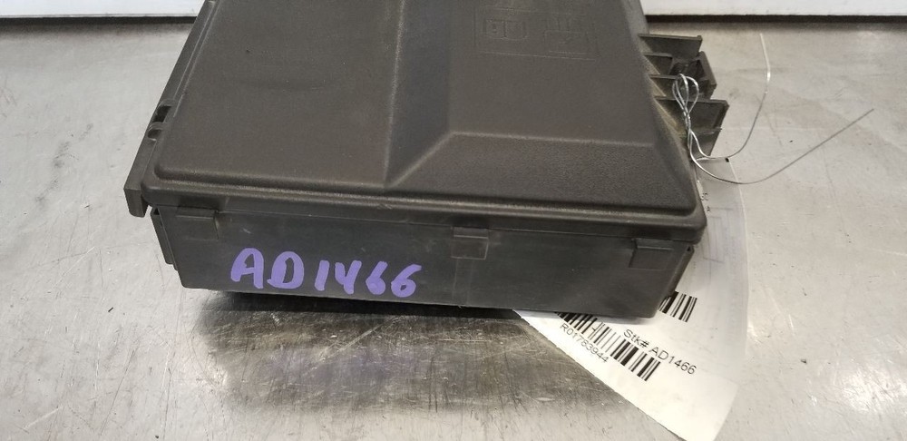 24 FORD E350 SUPER DUTY ENGINE FUSE BOX 7.3L