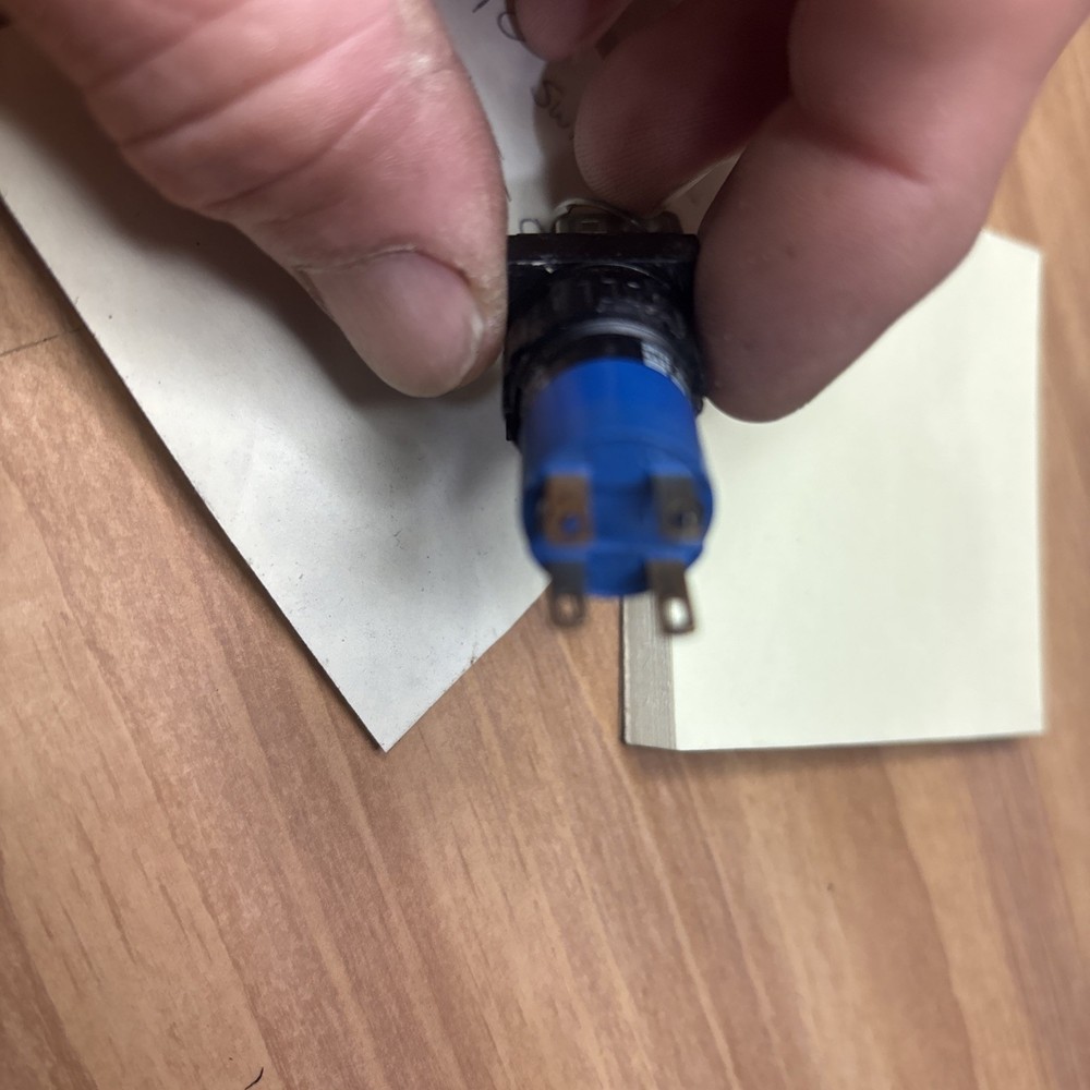 EAO 31-355-022 D Keylock Switch