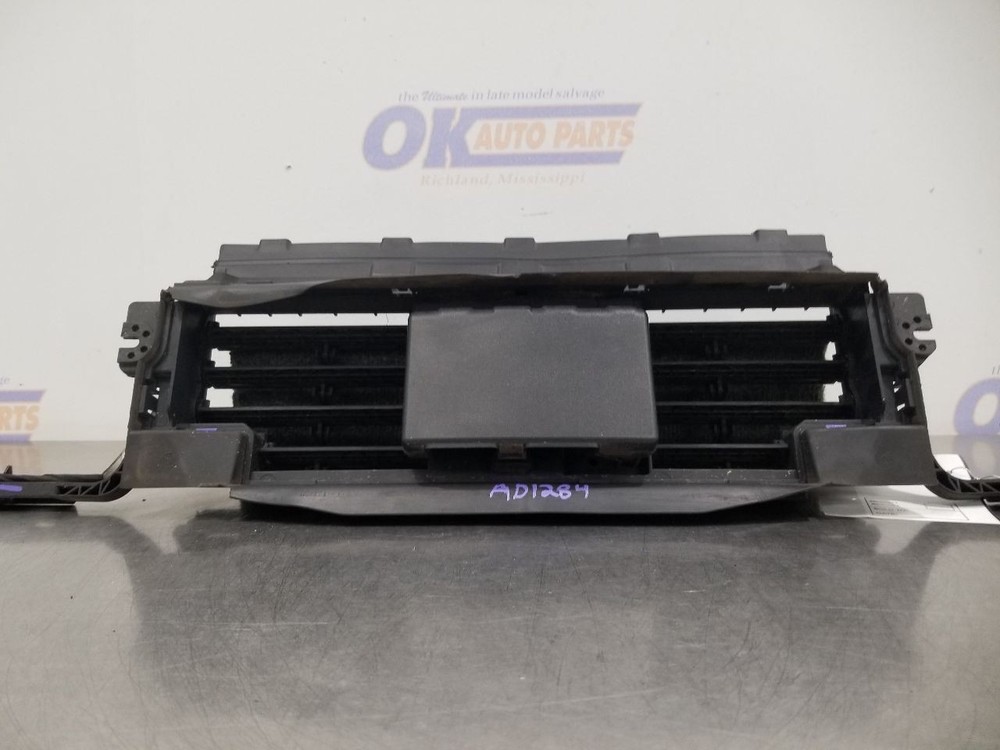 22 FORD BRONCO 2.3L LOWER AIR SHUTTER