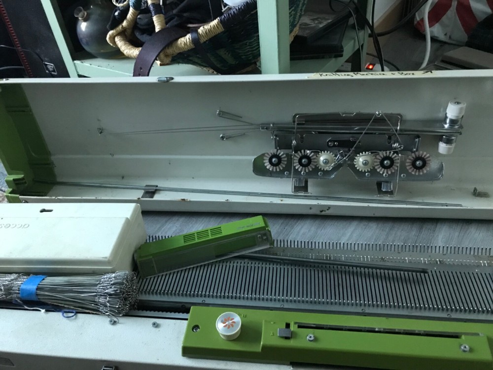 Singer/Silver Studio Sk-313 Knitting Machine WORKING TESTED