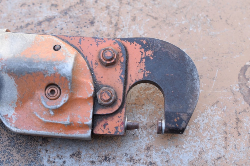 US 34-72 rivet squeezer