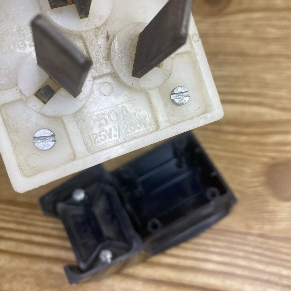 Hubbell 50A 125V/250V Angle Plug 231A - 3 Wire