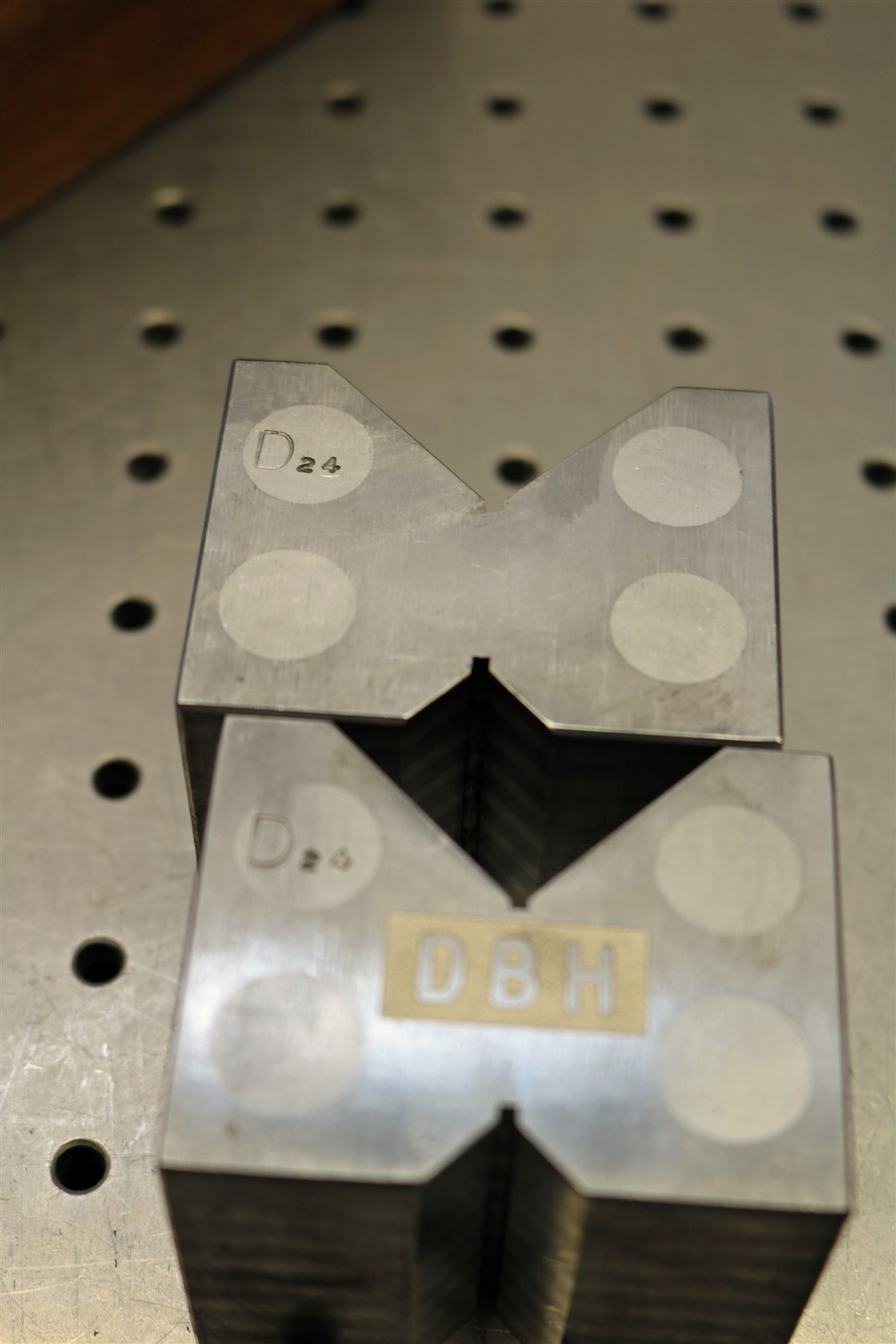 4 Magnet Transfer V-Blocks 45 Deg. & 60 Deg. Nice Shape - - E2863