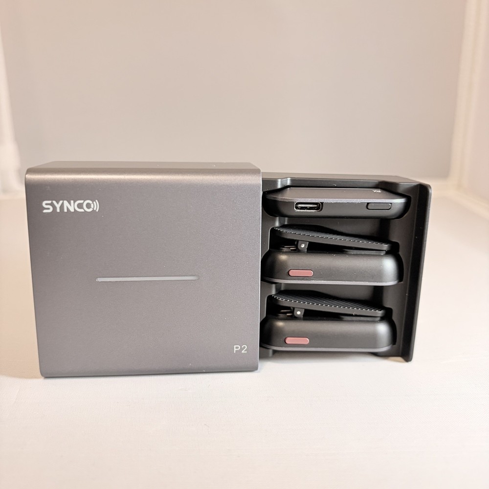 Synco P2L Wireless Microphone 2.4GHz with Charging Case for IOS iPhone iPad