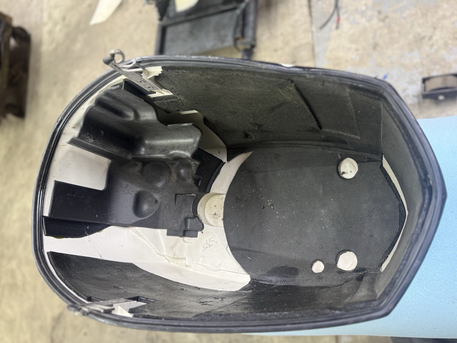 Evinrude BRP Etec 75HP 90HP White Motor Cover Cowl Hood 0285672 350952