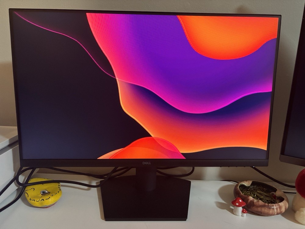 Gaming/ work set up- two monitors and mouse