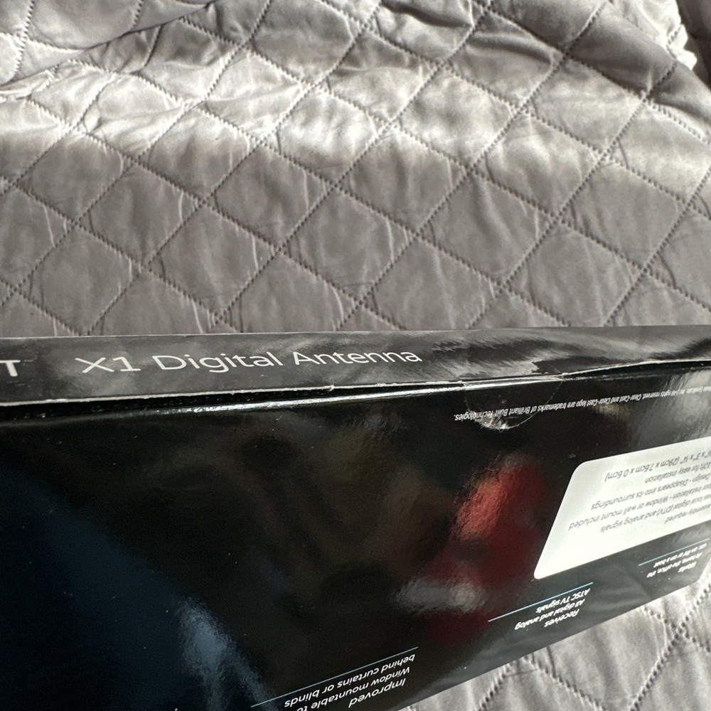 Genuine Clear Cast Solid Black X1 Digital Television Antenna New