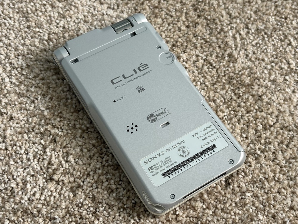 Sony Clié PEG-NR70V/U Personal Entertainment Organizer PDA MINT CIB COMPLETE BOX
