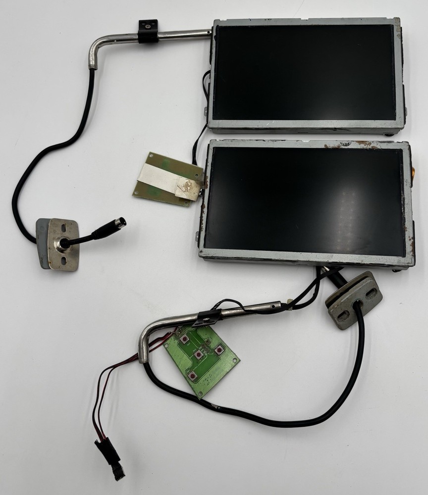 Bundle of Vintage Vehicle Electronics