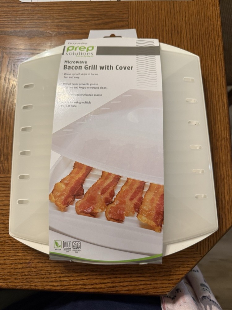 PROGRESSIVE PREP SOLUTIONS Microwave Bacon Grill with Vented Cover