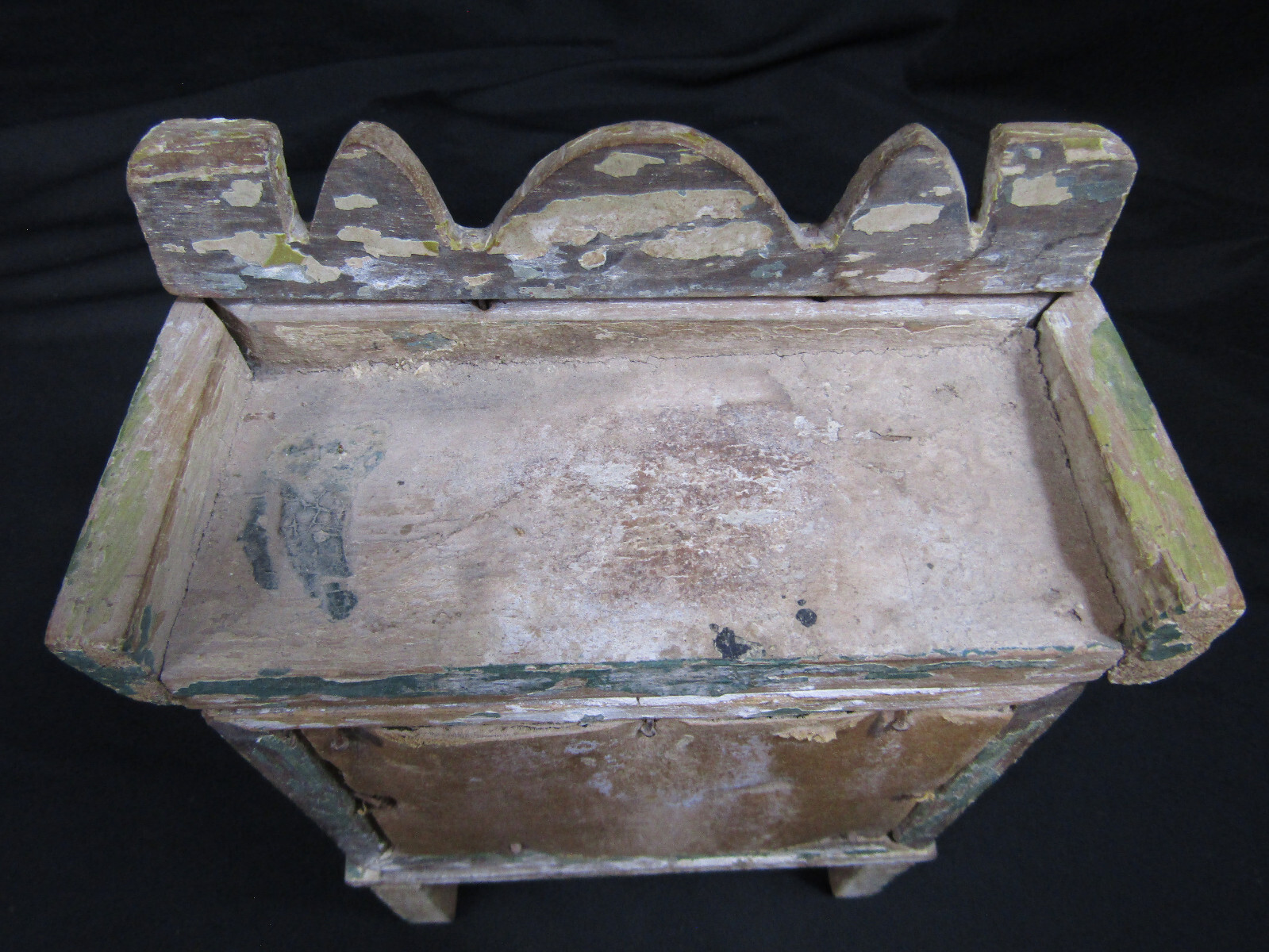 ANTIQUE MEXICAN WOOD NICHO/SHRINE WITH 3 WISE MEN RELIGIOUS ARTIFACT