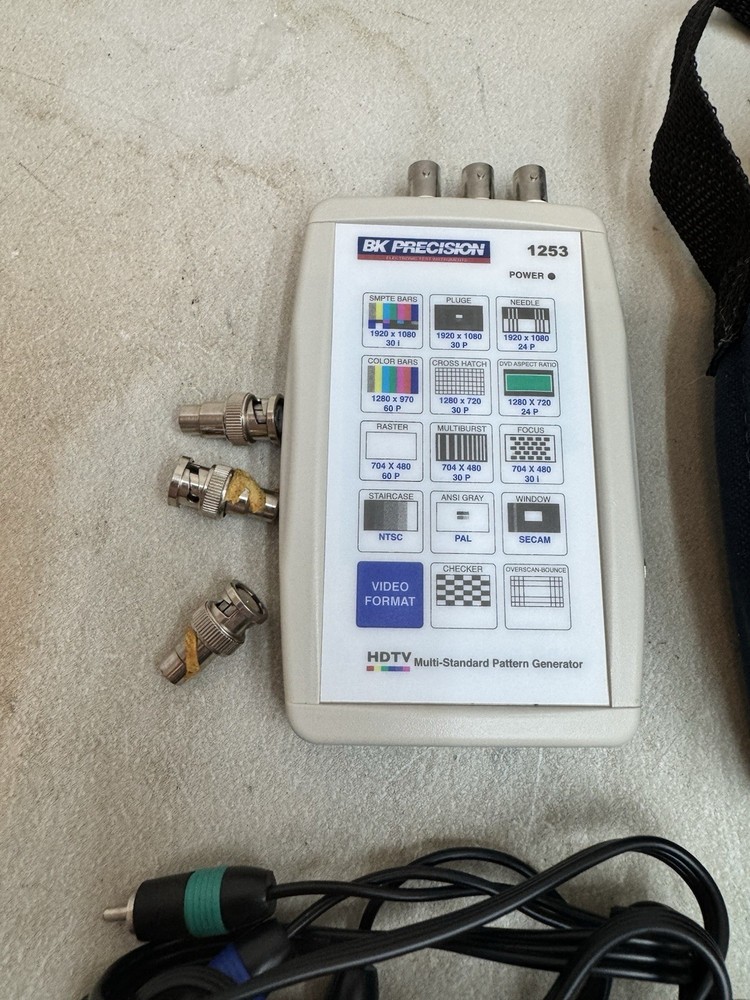 Tested Clean BK Precision 1253 Handheld HDTV Pattern Color Bars Generator
