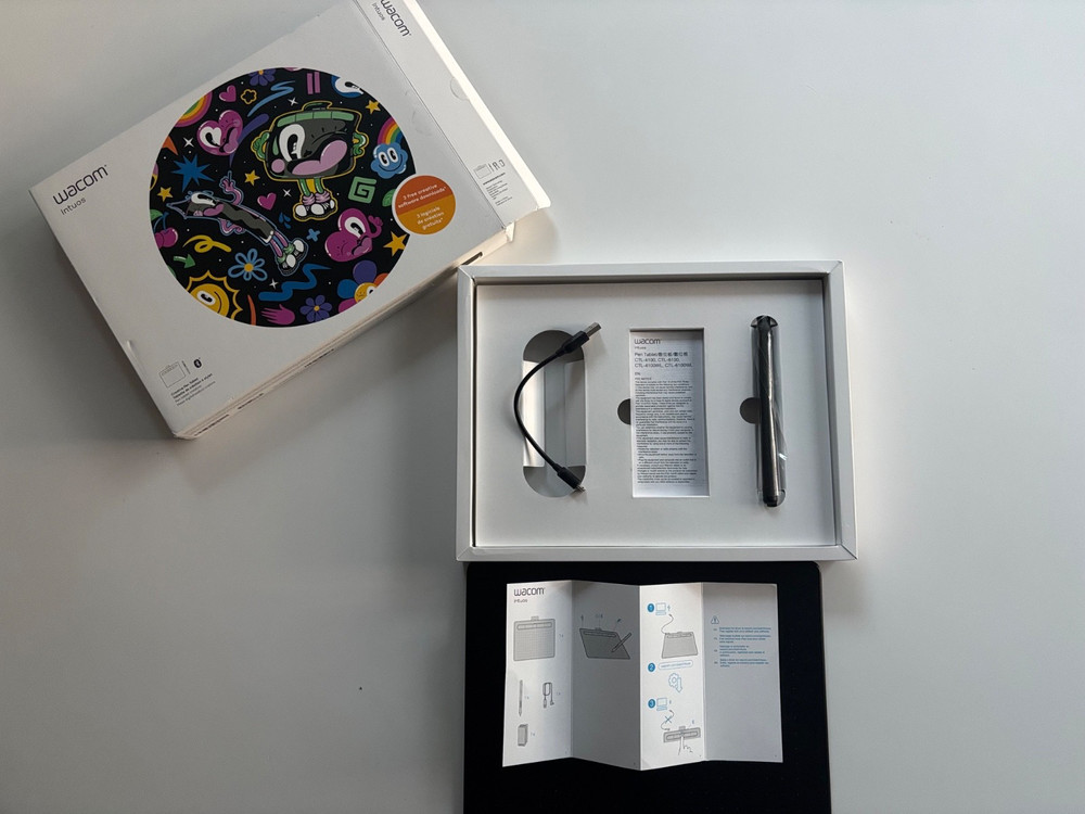 Wacom Intuos Bluetooth Creative Pen Tablet (Medium) CTL-6100WL – Complete in Box