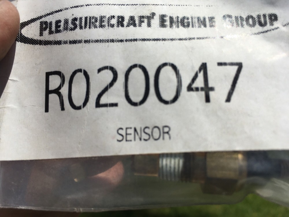 Crusader /PleasureCraft Marine Engine Sensor (R020047) (Tub#14)