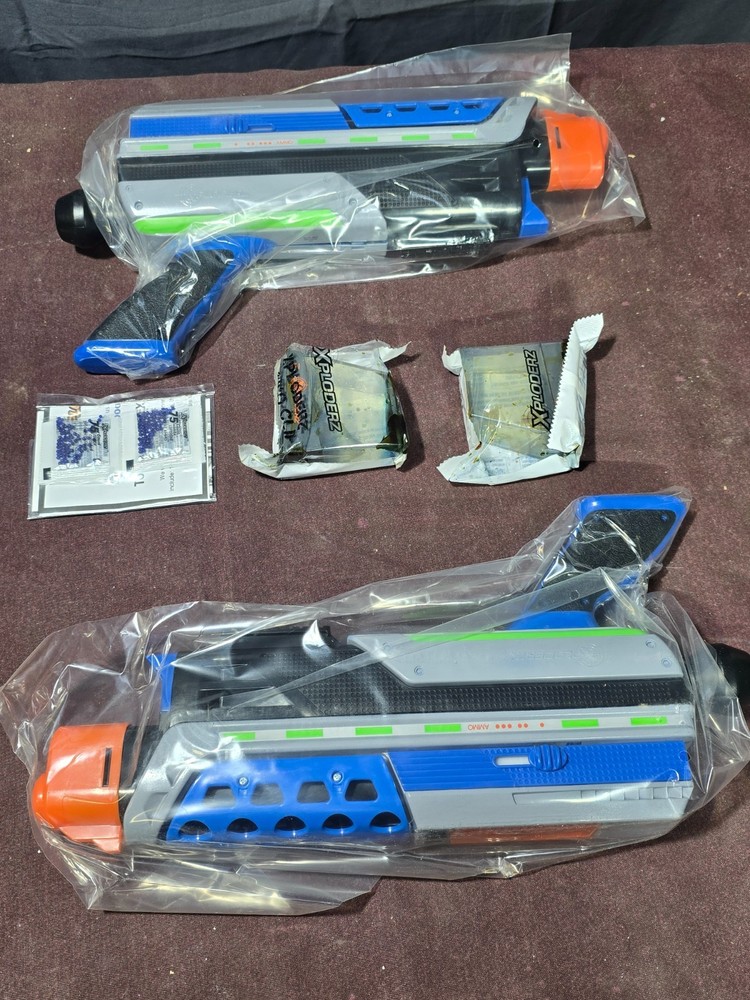 Xploderz Face Off X3 2 Pack Soft Impact Blaster Guns W/ 300 Rounds