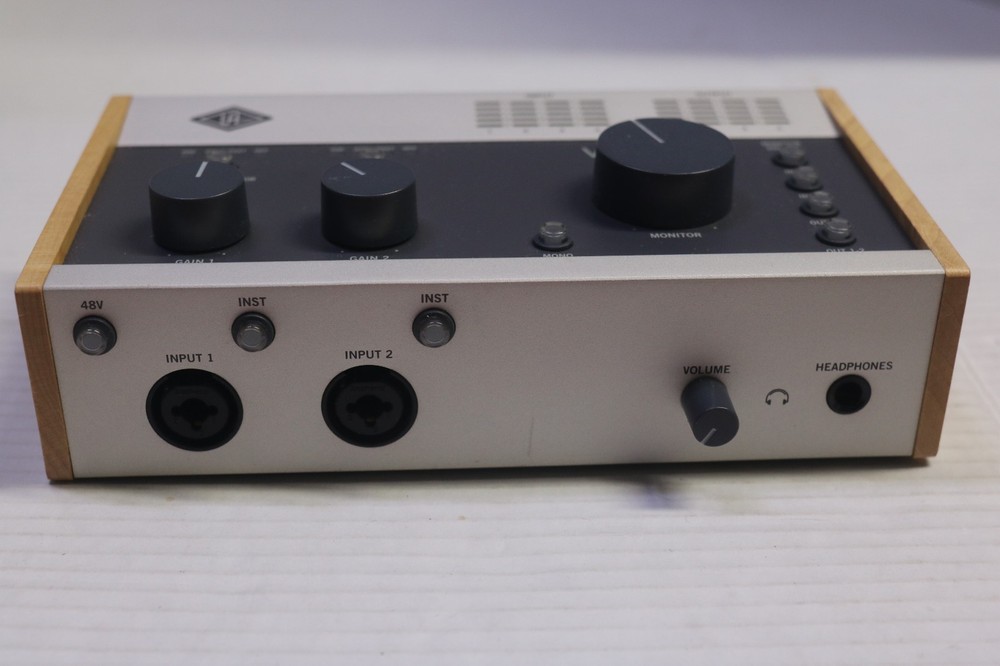 Universal Audio Volt 476P USB-C Recording Studio w/ Power Supply