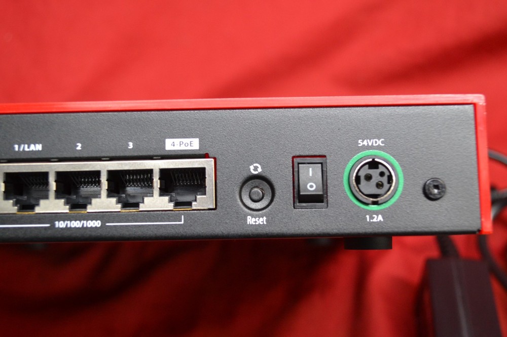 Watchguard Firebox T40 FS4AE5 Network Security Firewall Appliance * MINT