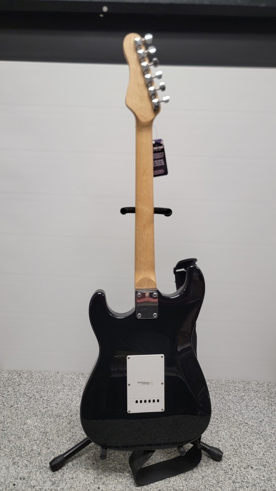 Behringer 6-String Solid Electric Guitar Black & White