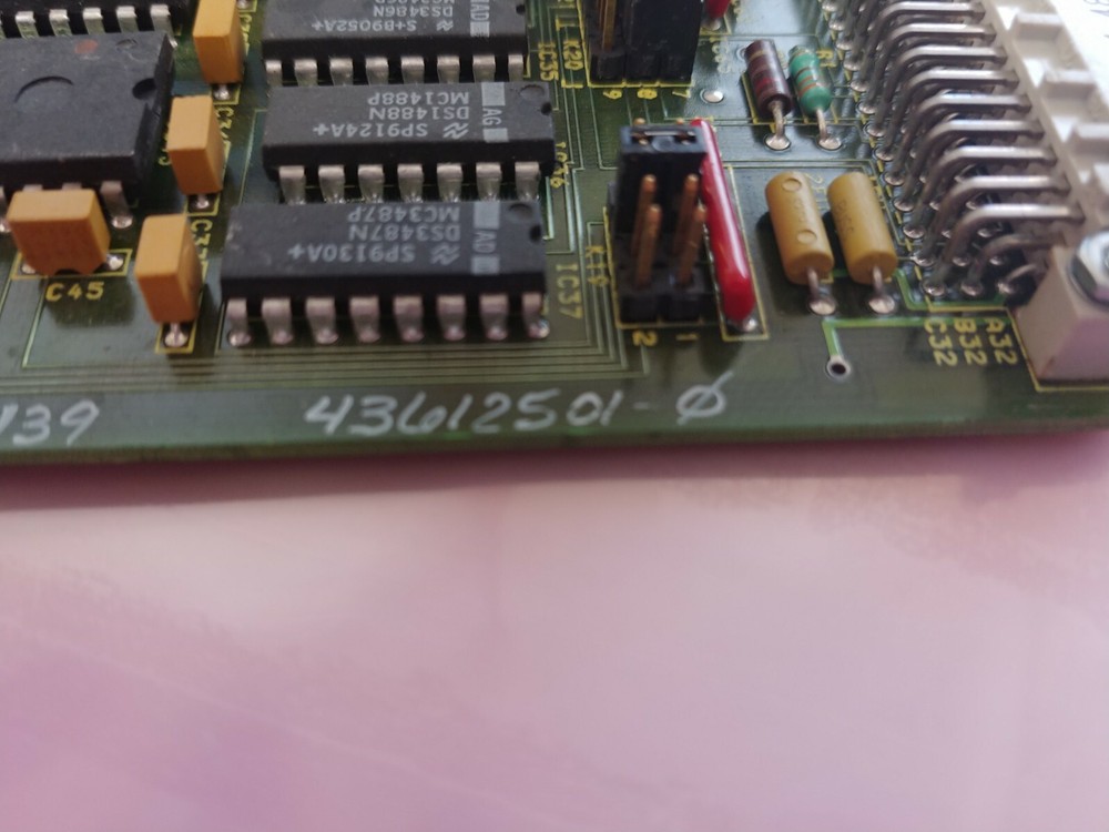 Universal Instruments VME 68K 12S 43612501