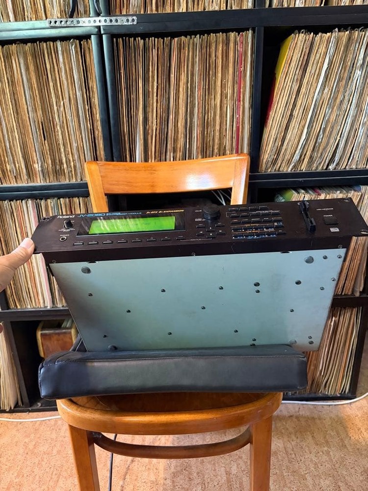 Roland JV-2080 335566