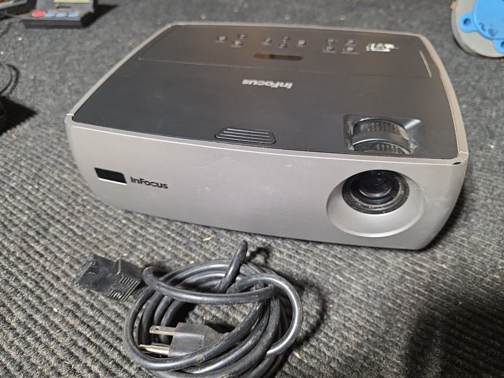 InFocus W240 DLP Projector