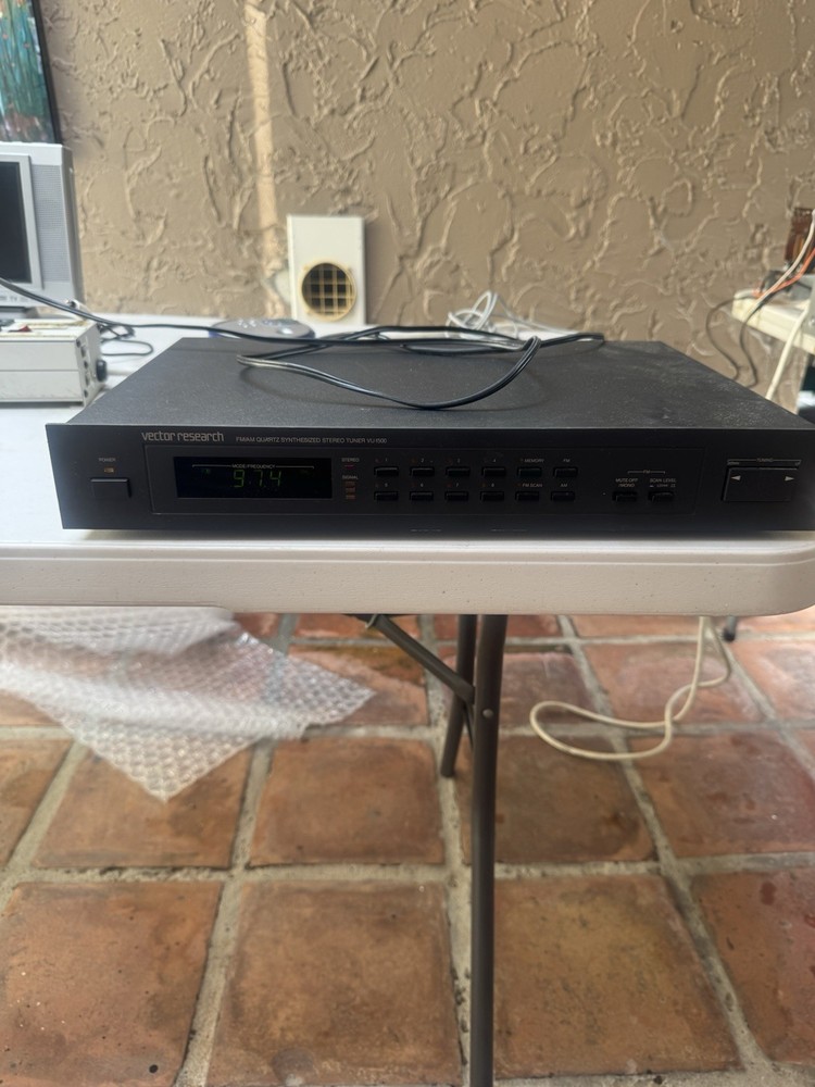 Vector research VU -1500 am/fm tuner
