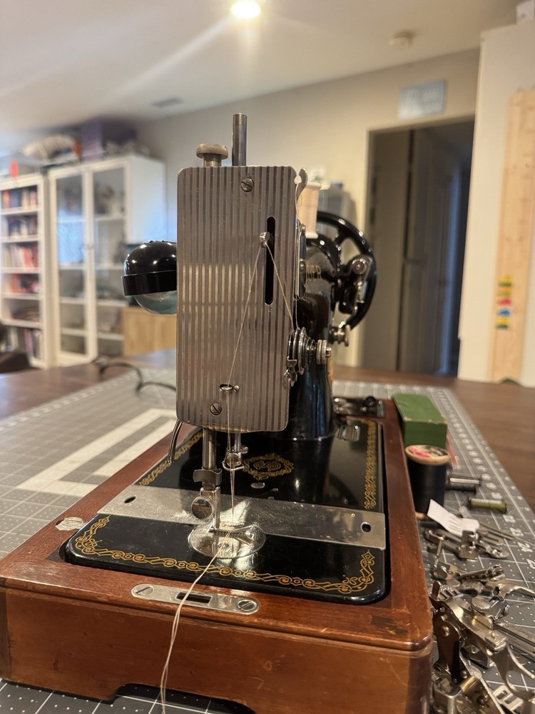 Gorgeous SINGER 128 Sewing Machine from 1949!