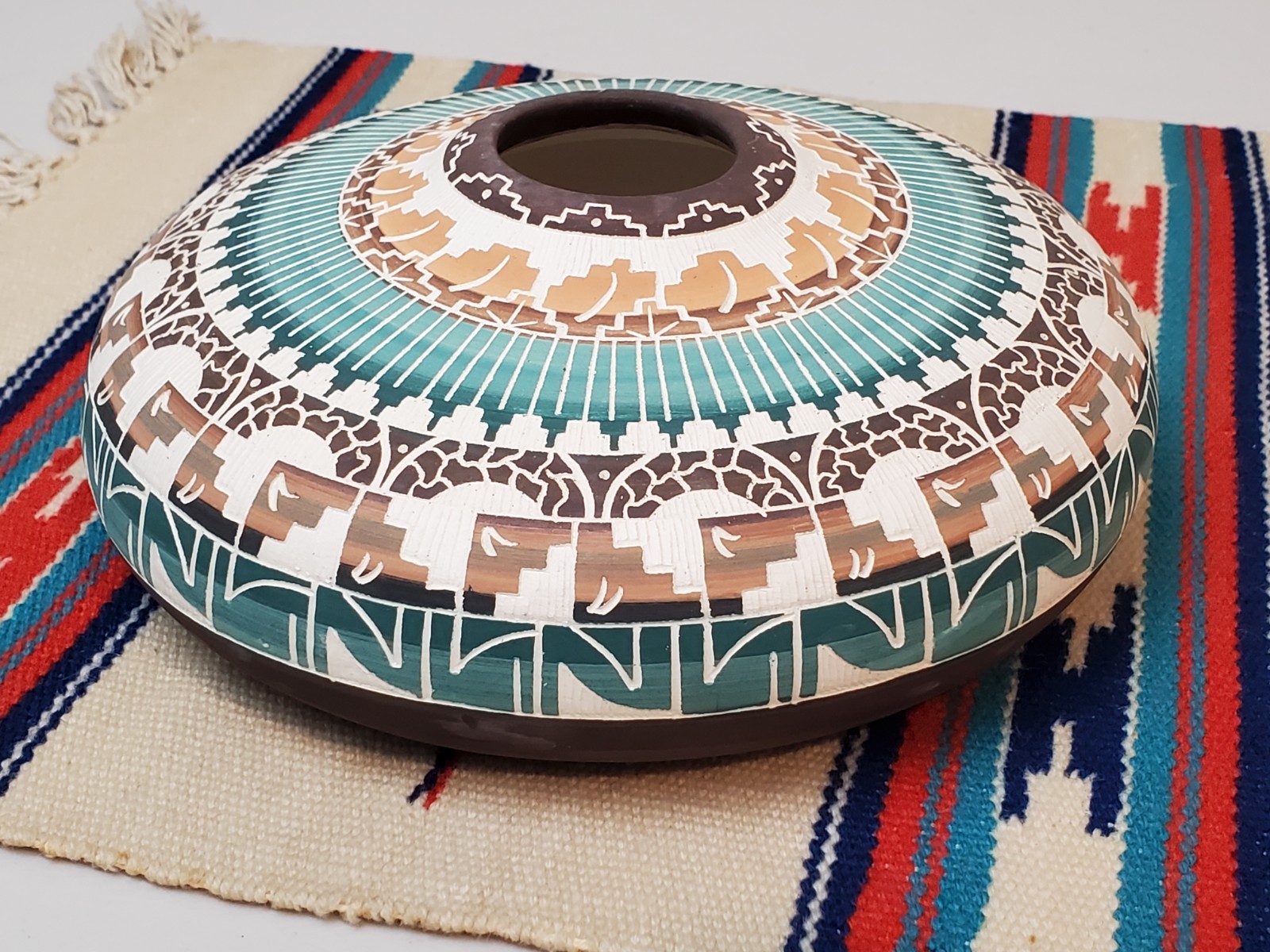 Navajo Native American Etched Hand Painted Earthenware Heavy Pottery