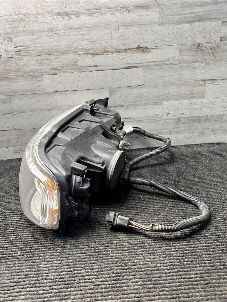 Used HEADLIGHT ASSEMBLY RIGHT PETERBILT P54-6087R