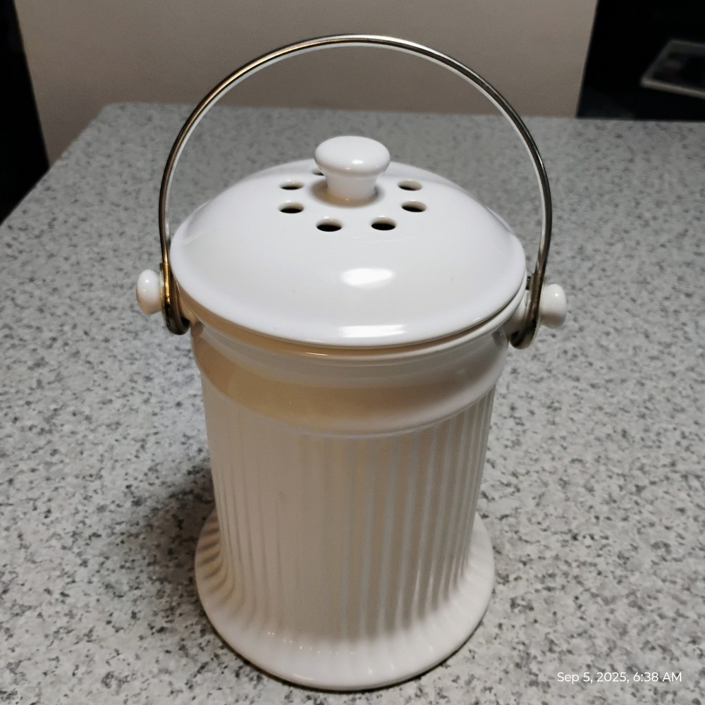 William Sonoma  Ceramic Counter Top Compost Bin Handled Pail w/Filter