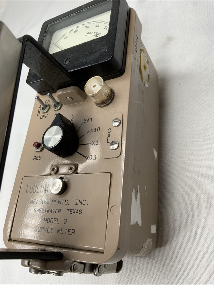LUDLUM MODEL 2 SURVEY METER