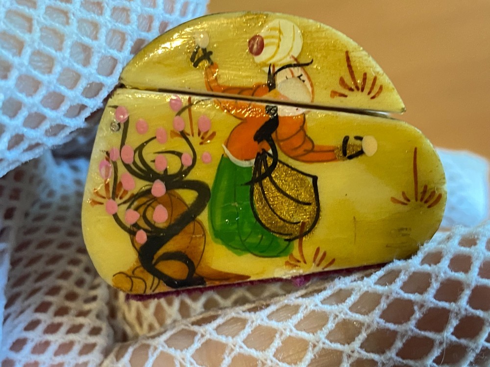 Сasket. Bone. Hand painted. Lacquer. Vintage. Middle East.