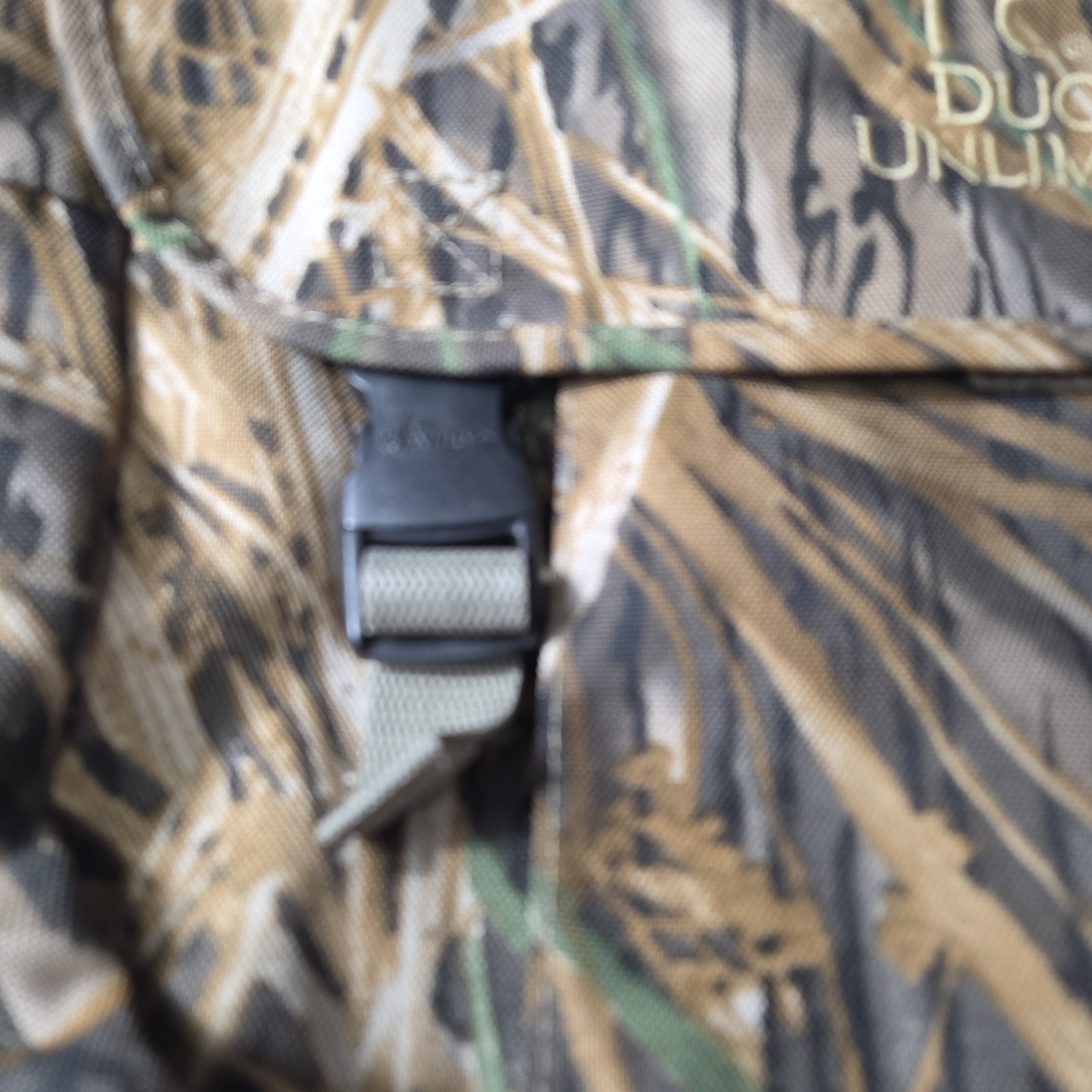 Ducks Unlimited Avery Camo Messenger Bag *Missing Components
