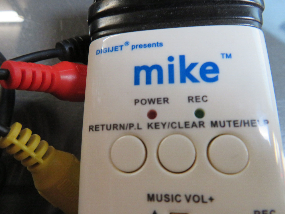 DIGIJET - Mike Karaoke Microphone Plug And Play Studio System