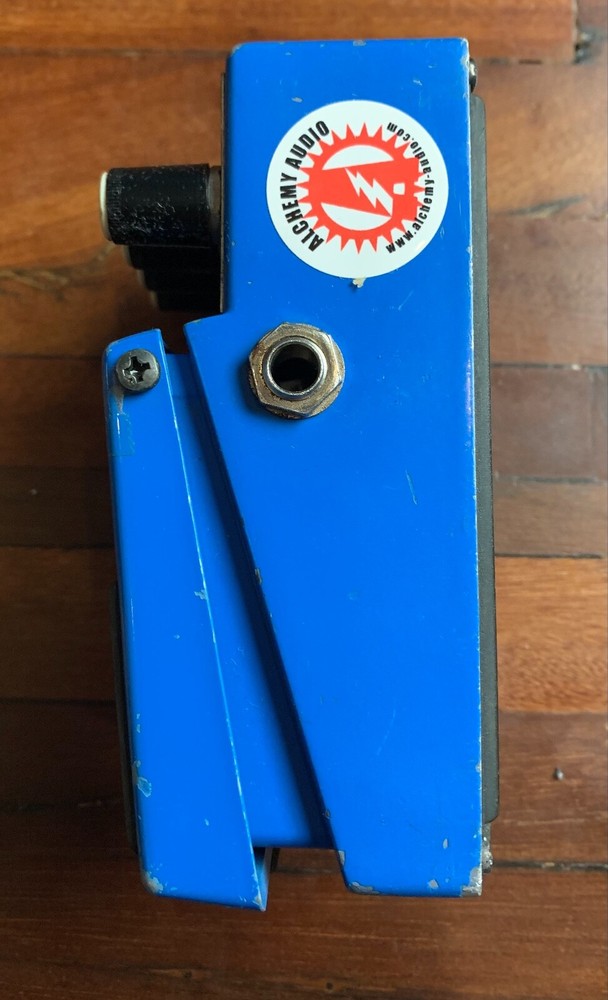 Modify your Boss CS-3 Compressor Sustainer Alchemy Audio Mod Service No Pedal