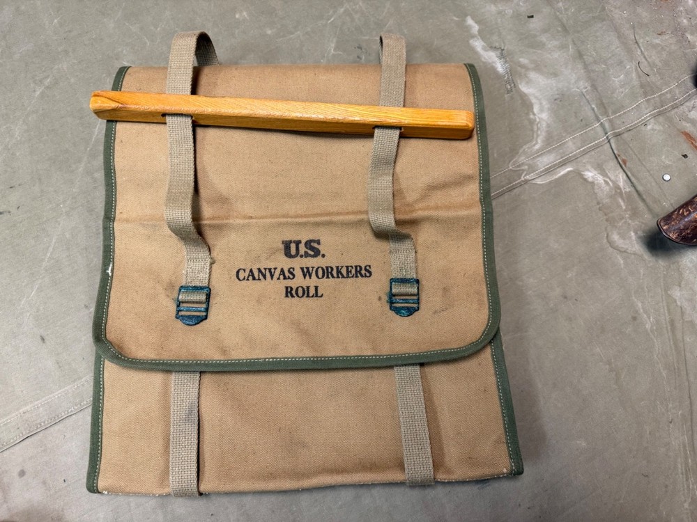 ORIGINAL WWII US ARMY INFANTRY CANVAS WORKERS ROLL CARRY CASE