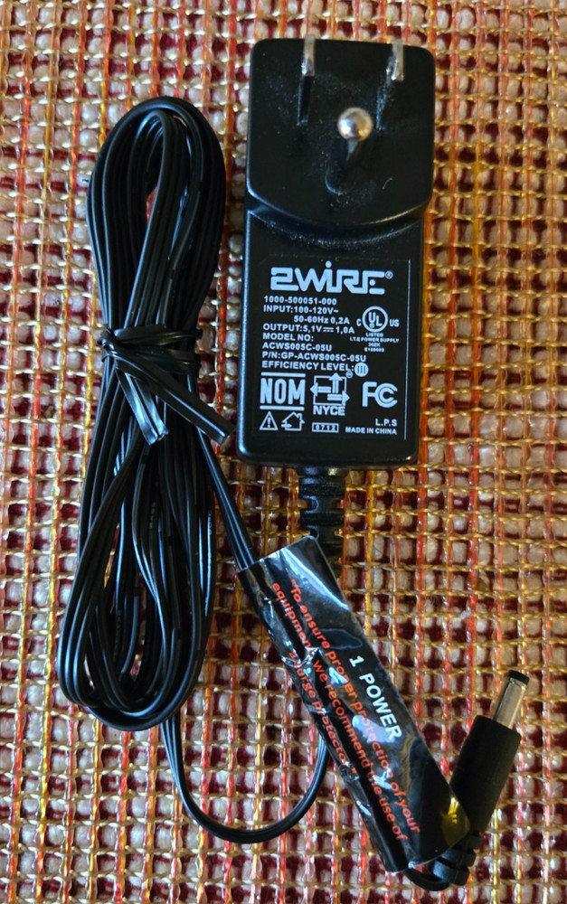 2WIRE 5.1 V AC Power Adapter