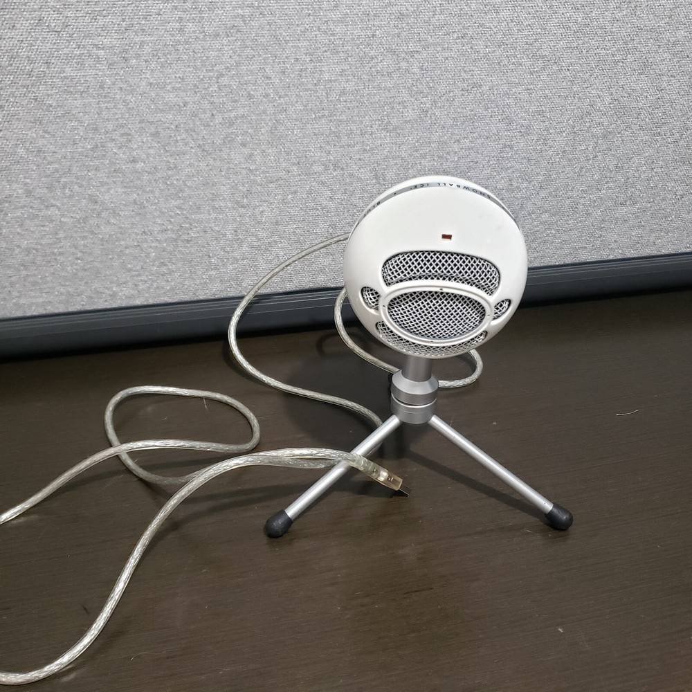 Blue Snowball Ice Condenser USB Microphone White w/ Stand & Cable